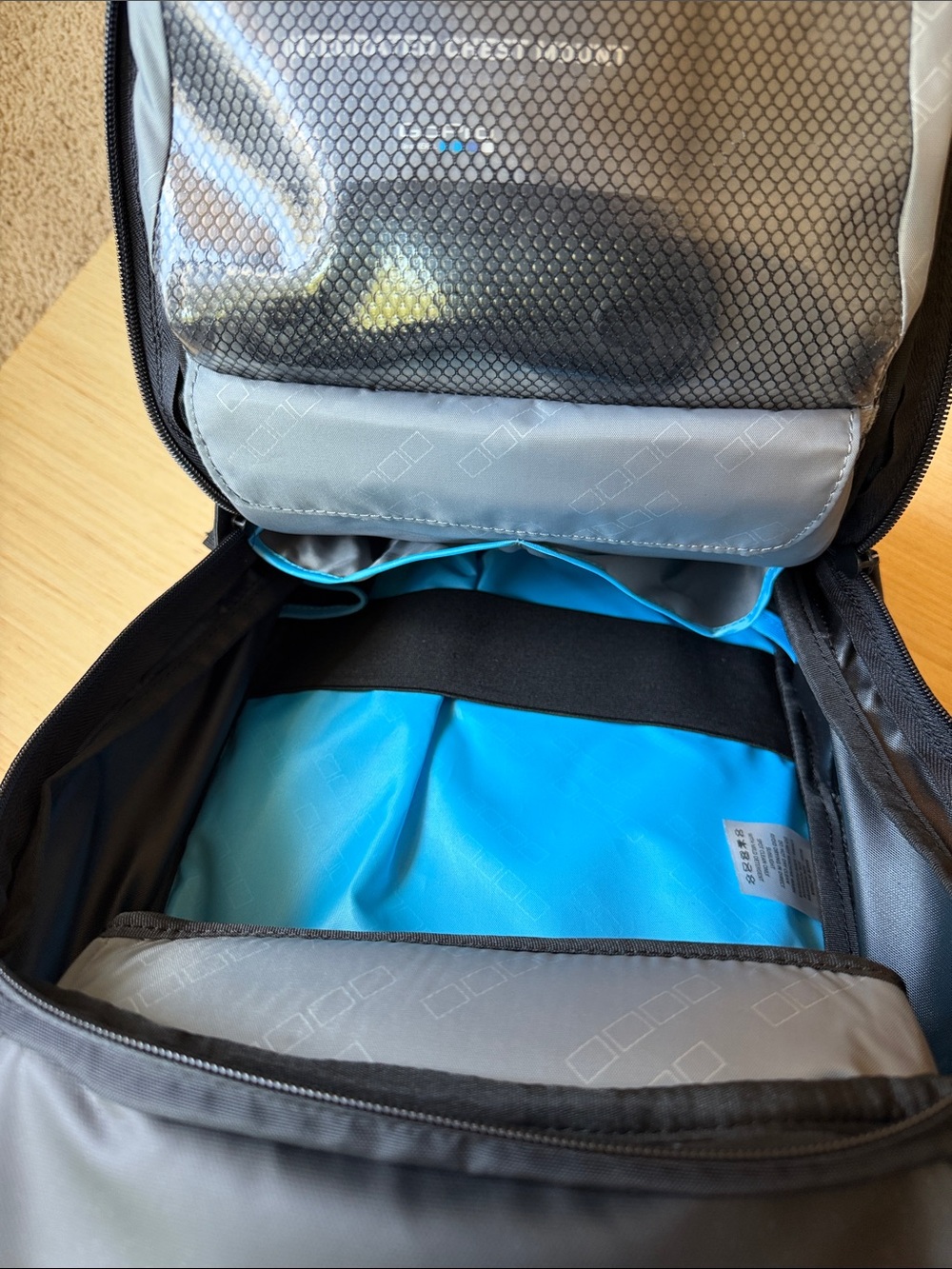 GoPro Seeker 16L Backpack NWT Black Camera Hiking Bag Integrated Mounts - Picture 7 of 15